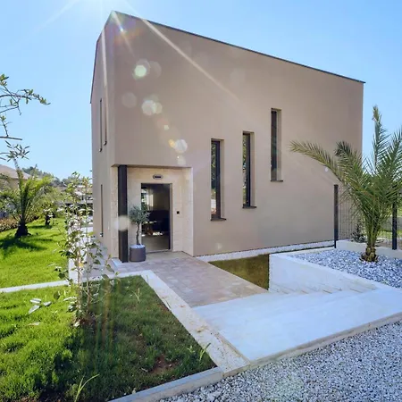 Villa Marine With Pool In Picturesque Village Tar Near Porec *