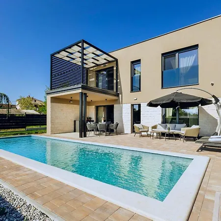 Villa Marine With Pool In Picturesque Village Tar Near Porec *